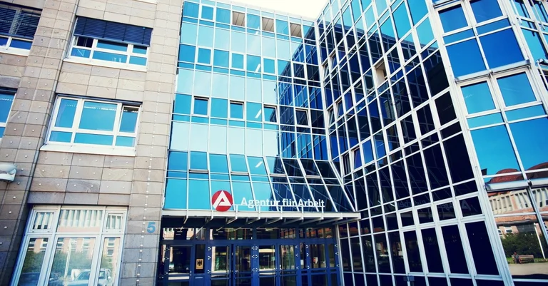 Vorschaubild: Mehr Arbeit für weniger soziale Absicherung?