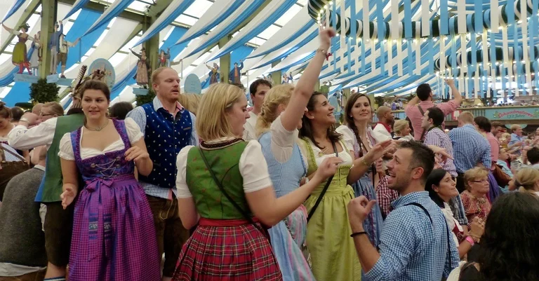 Vorschaubild: Schlager-Hit „Layla“ wird nun auch vom Oktoberfest verbannt