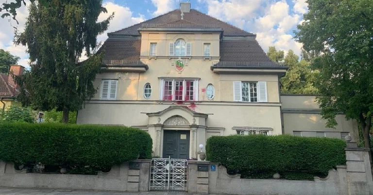 Vorschaubild: München: Antifa-Angriff auf Burschenschaft