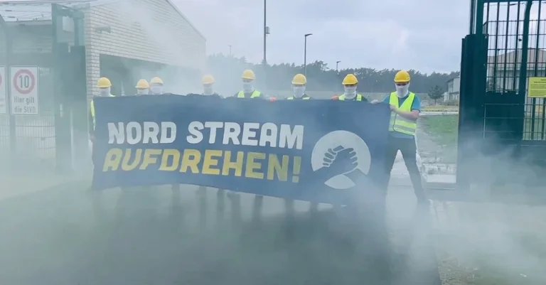 Vorschaubild: Aktion bei Gasterminal: Rechte Aktivisten wollen Nord Stream 2 öffnen