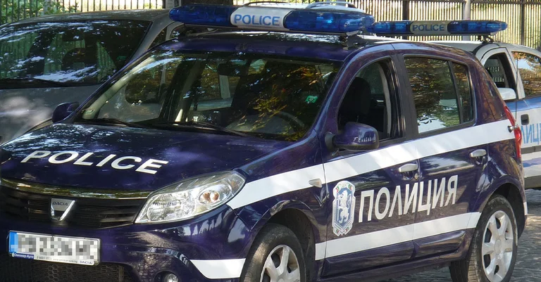 Vorschaubild: Bulgarien: Bus mit illegalen Migranten raste in Polizeiauto – zwei Beamte tot