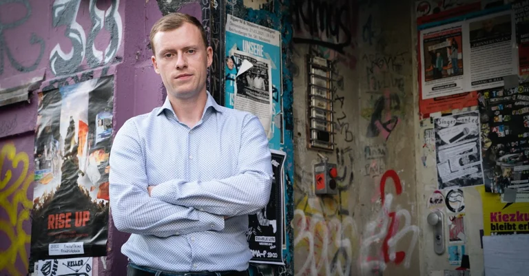 Vorschaubild: Leipzig: AfD-Abgeordneter Jan Wenzel Schmidt besucht Connewitz