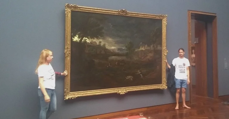 Vorschaubild: „Letzte Generation“: Klima-Extremisten kleben sich an Gemälderahmen