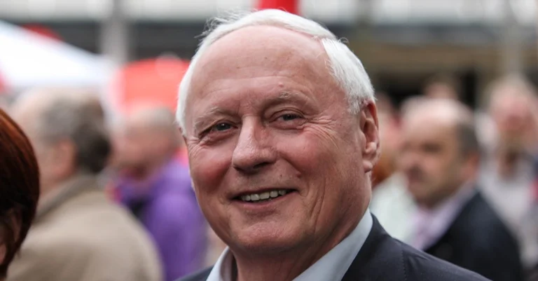 Vorschaubild: „Vasall der USA“: Lafontaine rechnet mit deutscher Regierung ab