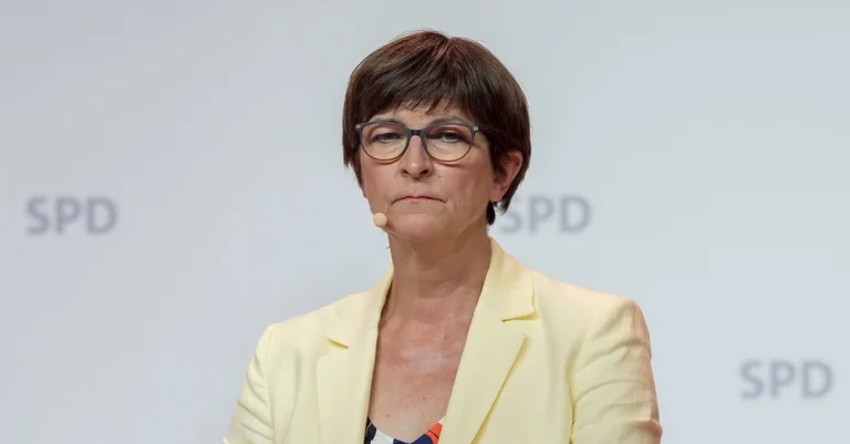 Vorschaubild: SPD-Chefin Esken fordert Vermögenssteuer für Ukraine-Wiederaufbau