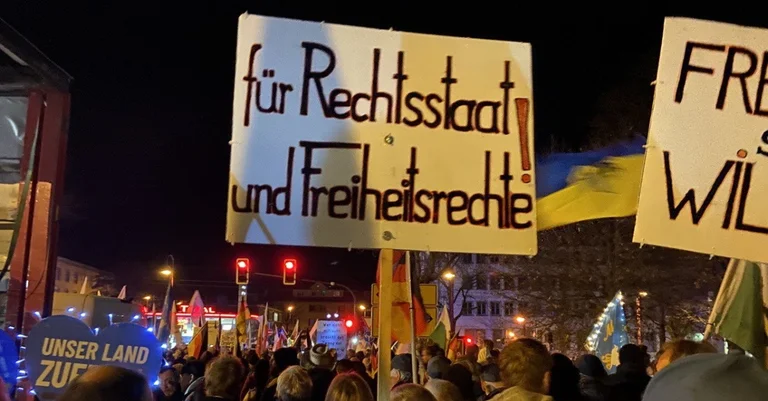 Vorschaubild: Erfurt: Opposition und Straße demonstrierten gemeinsam gegen Regierung