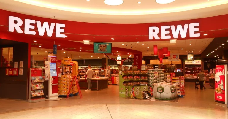 Vorschaubild: „One Love“-Armbinde: Rewe beendet Zusammenarbeit mit dem DFB