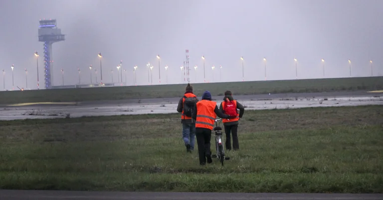 Vorschaubild: „Mehr Schlagkraft“: Klimaextremisten drohen mit heftigeren Aktionen