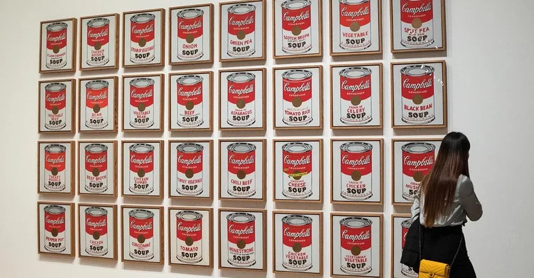 Vorschaubild: Angriffe gehen weiter: Klimaextremisten kleben sich an Warhol-Kunstwerk