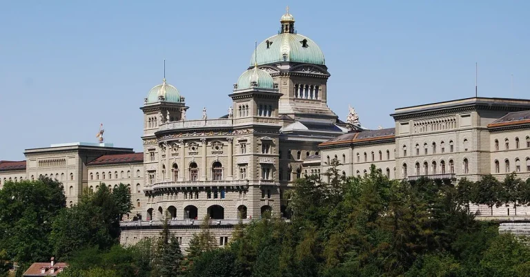 Vorschaubild: Wie die Schweiz fast unbemerkt ihre Migrationspolitik änderte