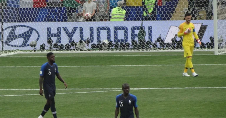 Vorschaubild: Französischer Torwart wird Ziel rassistischer Anfeindungen