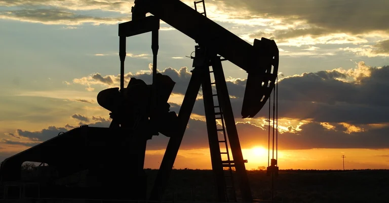 Vorschaubild: Ölpreisdeckel: Die EU verliert, die USA gewinnen