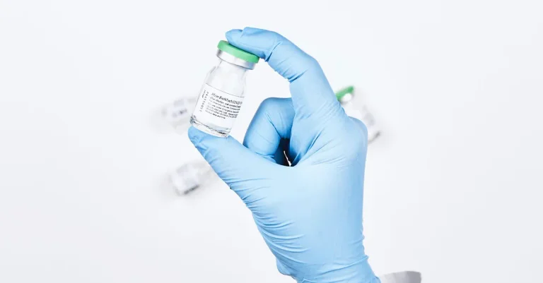 Vorschaubild: Deutsches Skandalurteil zwingt Holocaust-Überlebende zur Impfung