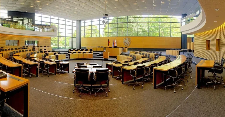 Vorschaubild: AfD, CDU und FDP überstimmen linke Regierung