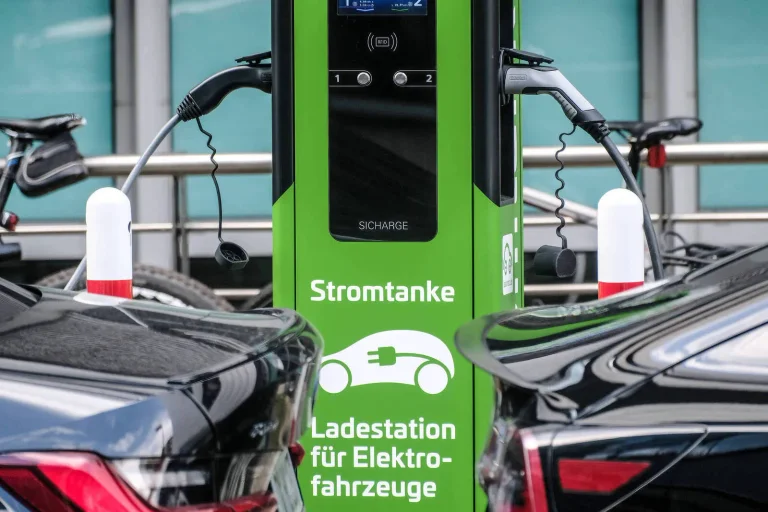 Vorschaubild: Jeder zweite Deutsche kann sich Kauf von E-Autos nicht vorstellen