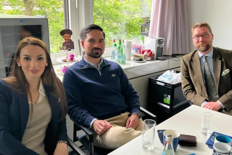 Vorschaubild: Nordrhein-Westfalen: Drei junge AfD-Abgeordnete im Gespräch (1)