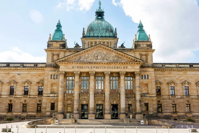 Vorschaubild: Gericht: Corona-Versammlungsverbote in Sachsen unverhältnismäßig