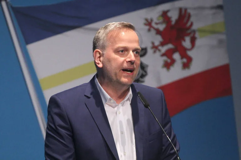 Vorschaubild: AfD-Kandidat Holm kann sich bei OB-Stichwahl in Schwerin nicht durchsetzen