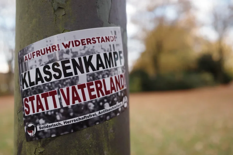 Vorschaubild: Projekte gegen Linksextremismus im Jahr 2022 nur mit 1,5 Millionen Euro gefördert