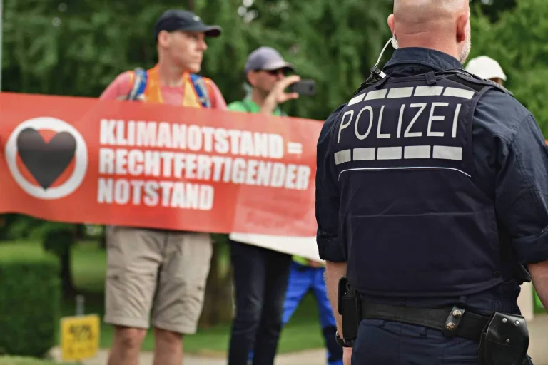Vorschaubild: „Letzte Generation“ plant Zusammenarbeit mit Polizei