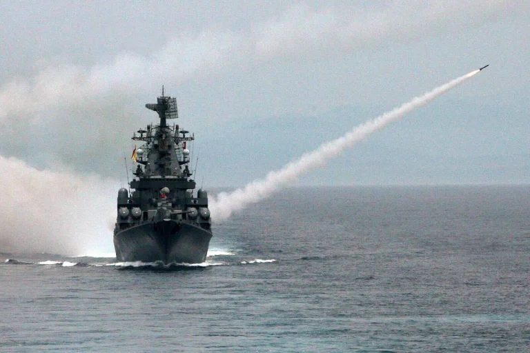 Vorschaubild: Seekrieg im Schwarzen Meer: Korsarenstreiche versus Anakonda