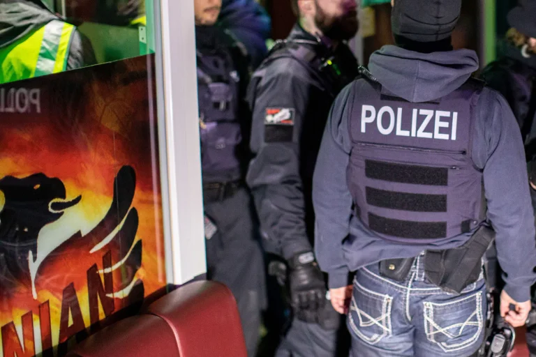 Vorschaubild: Kriminologe: „Clan-Kriminalität“ ist ein Hirngespinst und PR-Gag