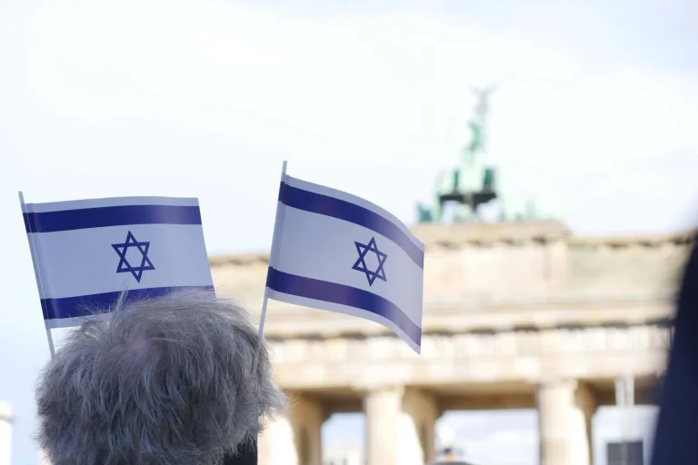 Vorschaubild: Antisemitismus: Wie die Politik trickst und Straftaten den Rechten zuschreibt
