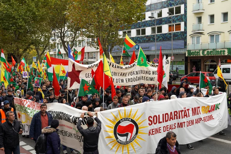 Vorschaubild: Importierter Konflikt: Wie Antifa und PKK zusammenarbeiten