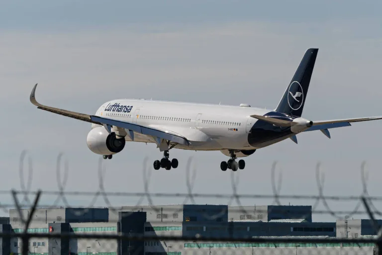 Vorschaubild: Bundesregierung lässt weitere Afghanen aus Pakistan einfliegen