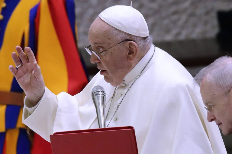 Vorschaubild: Vatikan erlaubt Segnung homosexueller Paare