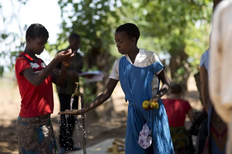 Vorschaubild: Ex-Diplomat Volker Seitz: Deutschland hilft allen, ob sie wollen oder nicht