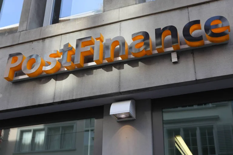 Vorschaubild: Schweizer Bank kündigt Identitären-Konto, Antifa bleibt