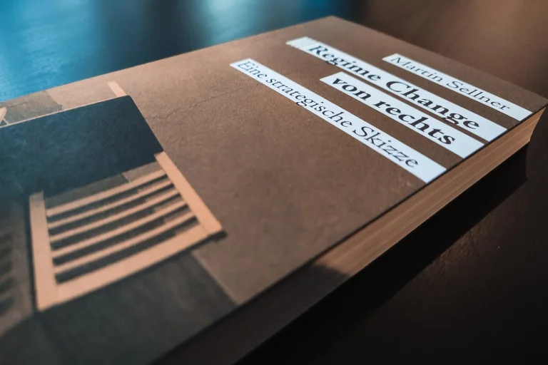 Vorschaubild: Rezension – Martin Sellner: Regime Change von rechts. Eine strategische Skizze