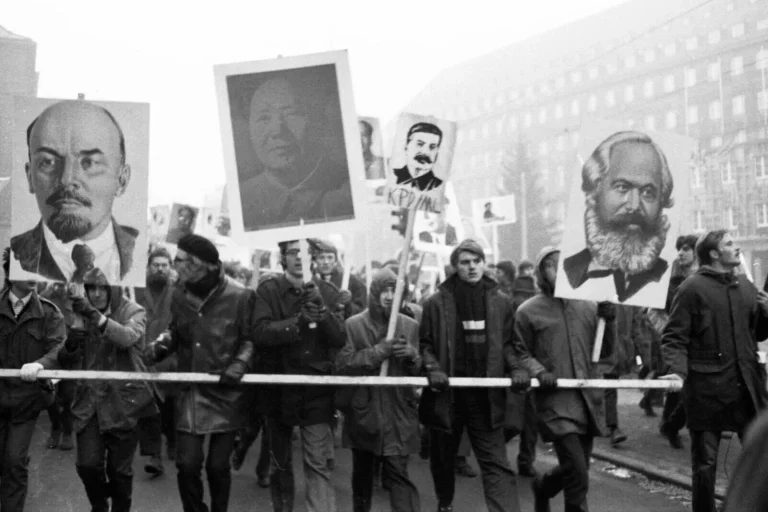 Vorschaubild: Linksextremismus: Die Geschichte der Antifa