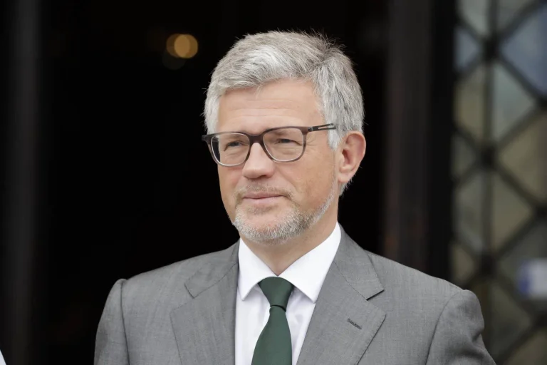 Vorschaubild: Ex-Botschafter Melnyk fordert plötzlich Verhandlungen – wo bleiben die Entschuldigungen?