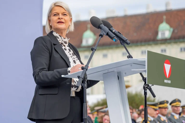 Vorschaubild: Österreich: Bundesheer entsendet zwei Offiziere zur Mission im Roten Meer