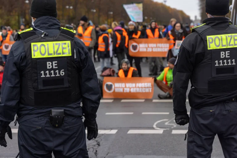 Vorschaubild: Exklusiv: So viel haben die Einsätze rund um die „Letzte Generation“ gekostet