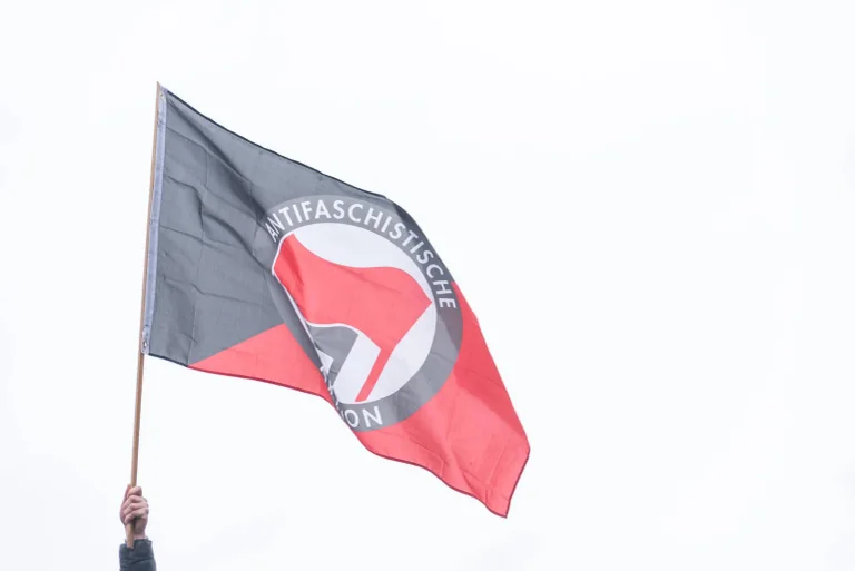 Vorschaubild: Zahlreiche Adressen von AfD-Politikern auf linksextremem Portal veröffentlicht