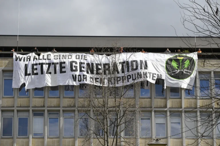 Vorschaubild: Graz: „Letzte Generation“ störte Lehrveranstaltungen an Technischer Universität