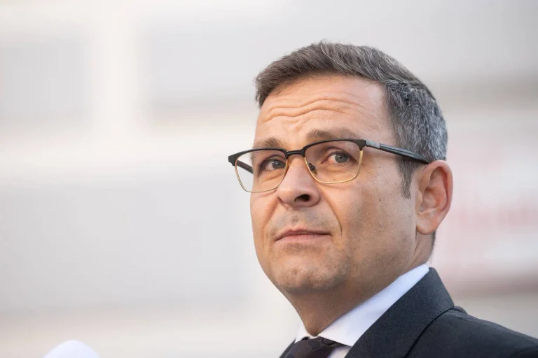 Vorschaubild: Gerald Grosz muss wegen mutmaßlicher Söder-Beleidigung vor Gericht