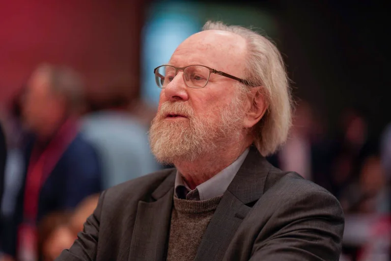 Vorschaubild: Ex-Bundestagspräsident Thierse ruft Christen zum Kampf gegen AfD auf