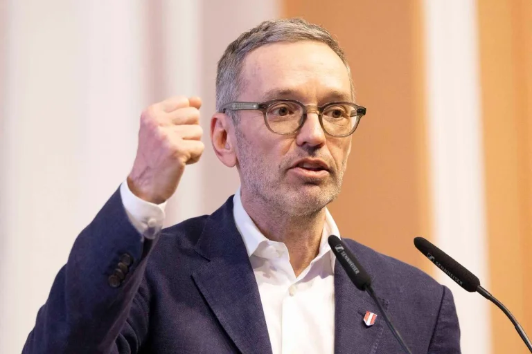 Vorschaubild: Wahlumfrage in Österreich: FPÖ bleibt stabil, ÖVP und SPÖ verlieren leicht