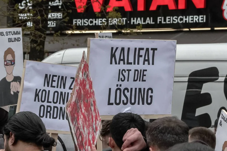 Vorschaubild: Kalifat-Demo: Haben SPD und Grüne ein „Rechtsextremismus-Problem“?