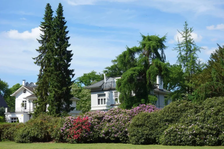 Vorschaubild: Hamburg: Wohlhabender Stadtteil will mehr Migranten – aber nicht bei sich