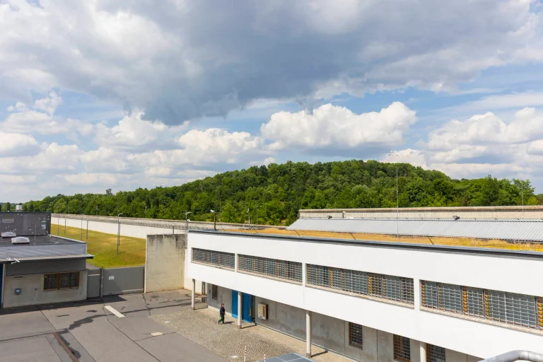 Vorschaubild: Mitglied der Hammerbande in U-Haft angeblich von Mithäftling angegriffen