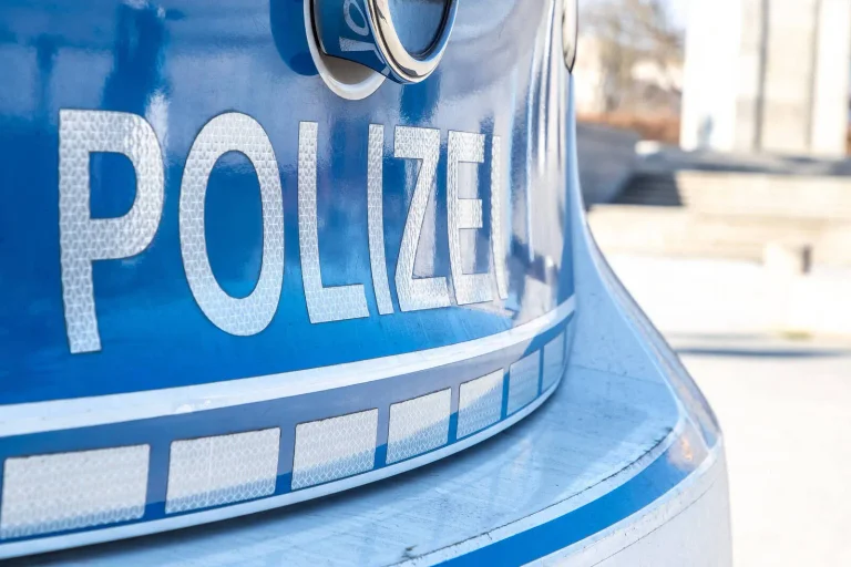 Vorschaubild: Clan blockiert Abschiebung in Berlin: Polizei setzt Spezialkräfte ein