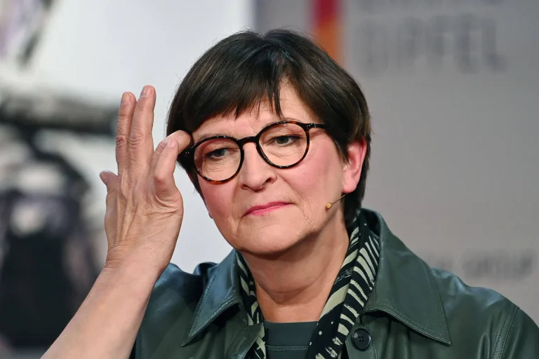 Vorschaubild: SPD-Chefin Esken in Wien: „Brauchen Migranten, um Wohlstand zu sichern“