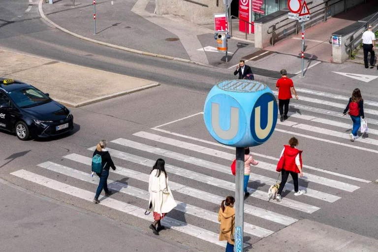 Vorschaubild: Forscher betonen angeblichen positiven Einfluss von Migranten auf den Sozialstaat