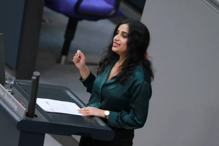 Vorschaubild: Grünen-Politikerin: Nicht das deutsche Volk entscheidet, ob Deutschland ein Einwanderungsland ist