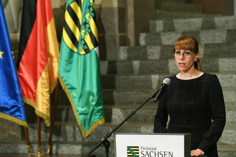 Vorschaubild: Grüne wollen Beamtenanwärter auf Verfassungstreue prüfen lassen